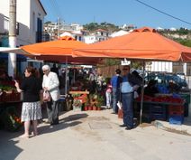 Söndagsmarknad i Koroni